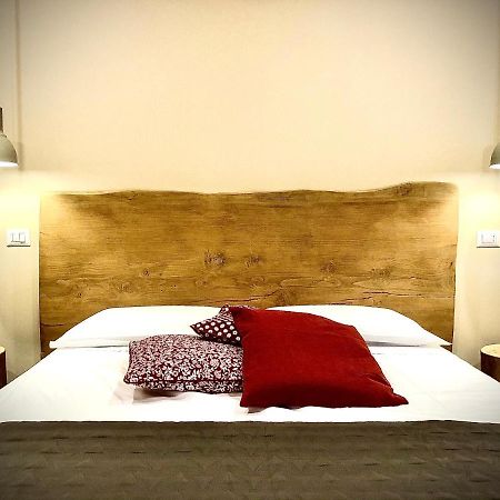 B&B Il Vicolo คาปราโรลา ภายนอก รูปภาพ