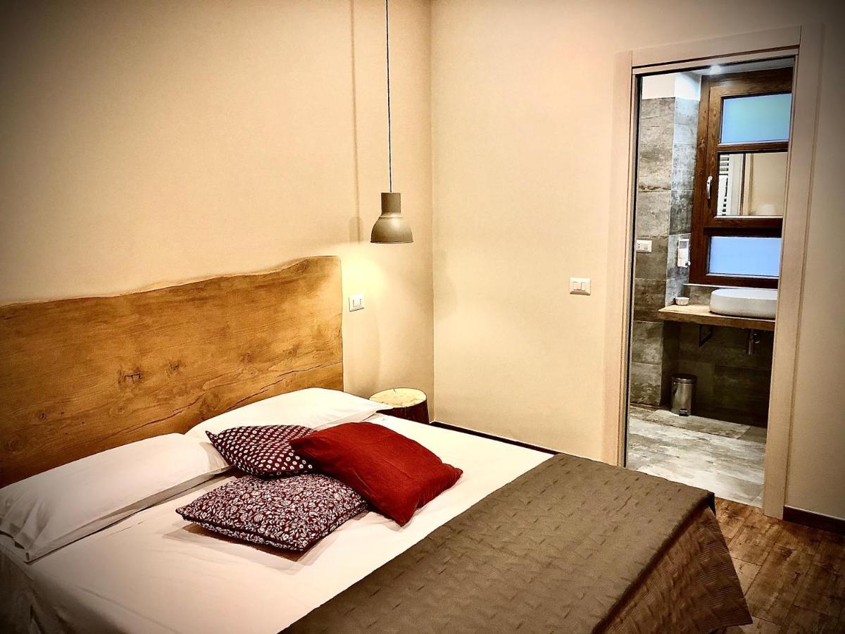 B&B Il Vicolo คาปราโรลา ภายนอก รูปภาพ