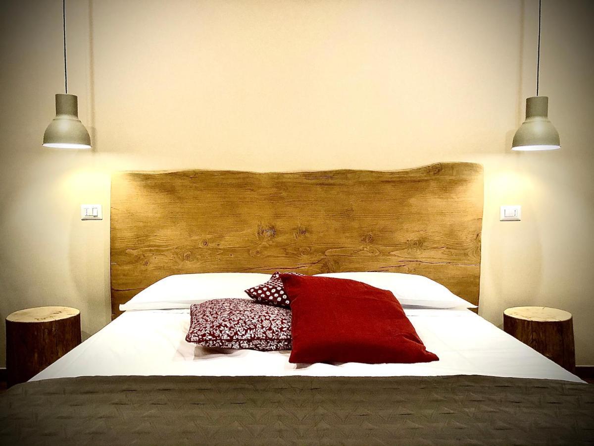 B&B Il Vicolo คาปราโรลา ภายนอก รูปภาพ